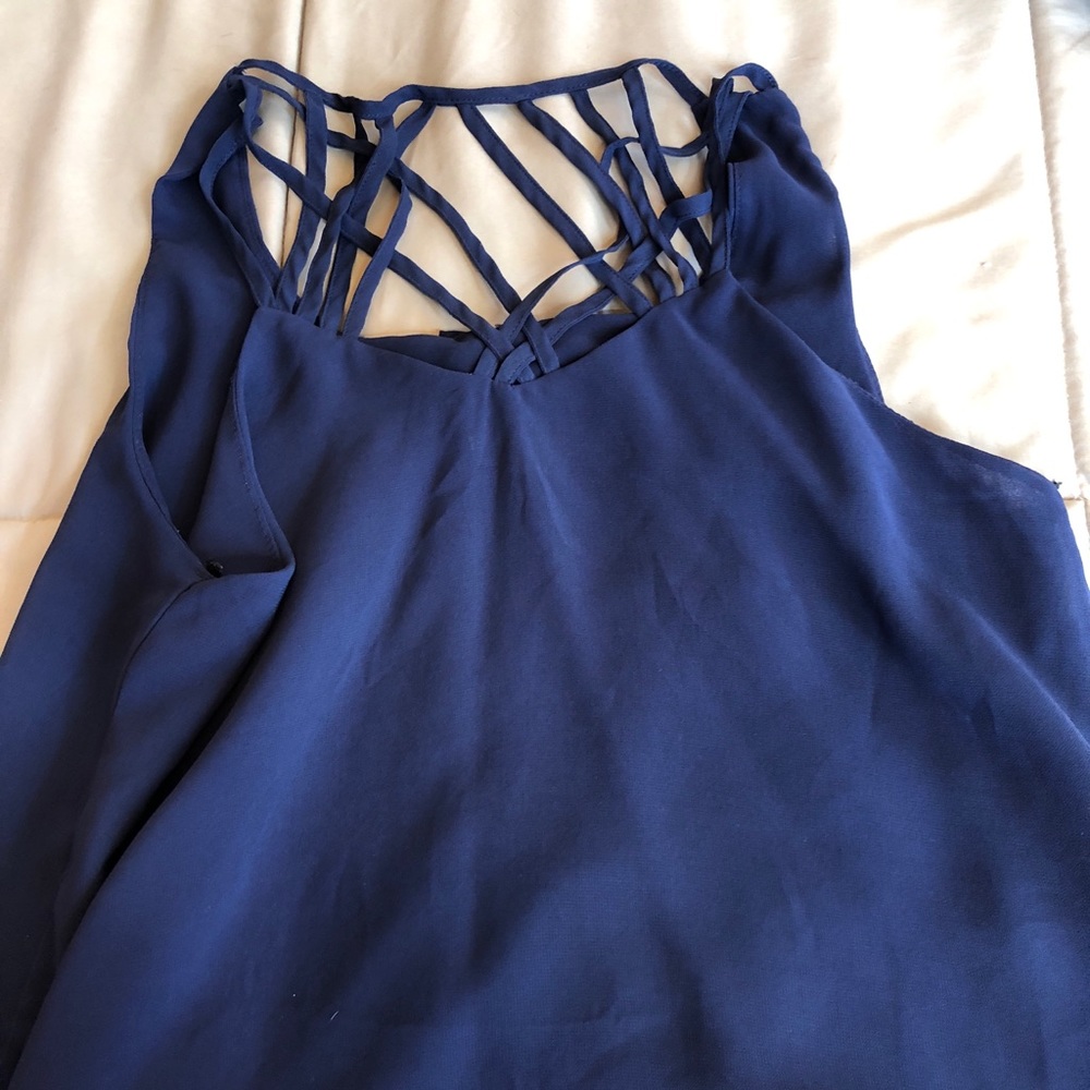 Blue top - Picture 2 of 3
